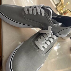 Unisex size 10 Casual Gray Canvas Sneakers - Low Top Lace-Up